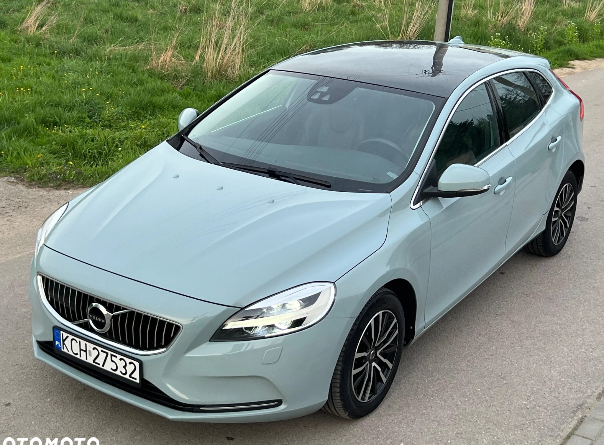 Volvo V40 cena 59900 przebieg: 165500, rok produkcji 2017 z Chrzanów małe 781